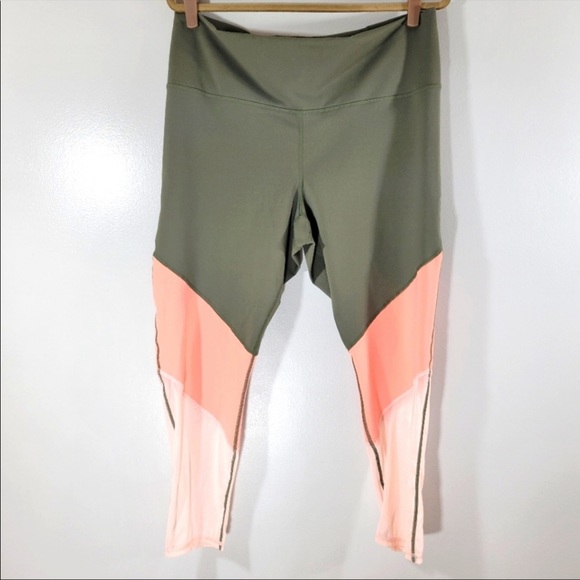 FABLETICS Zone Powerhold plus high waisted color block mesh 7/8 workout tights - Picture 3 of 7